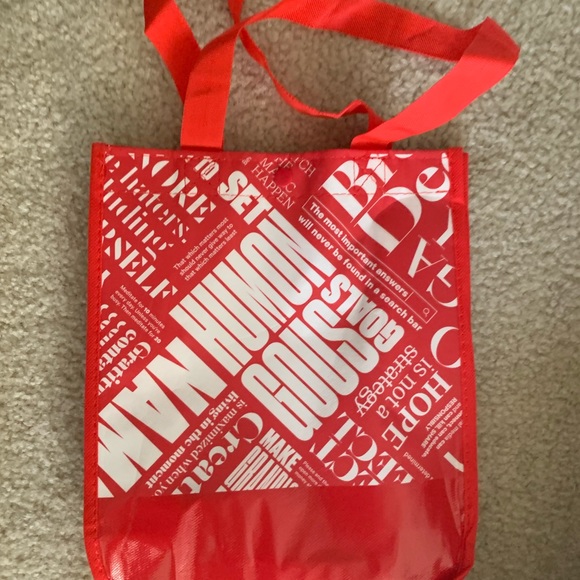 Red lululemon small bag - Picture 2 of 2